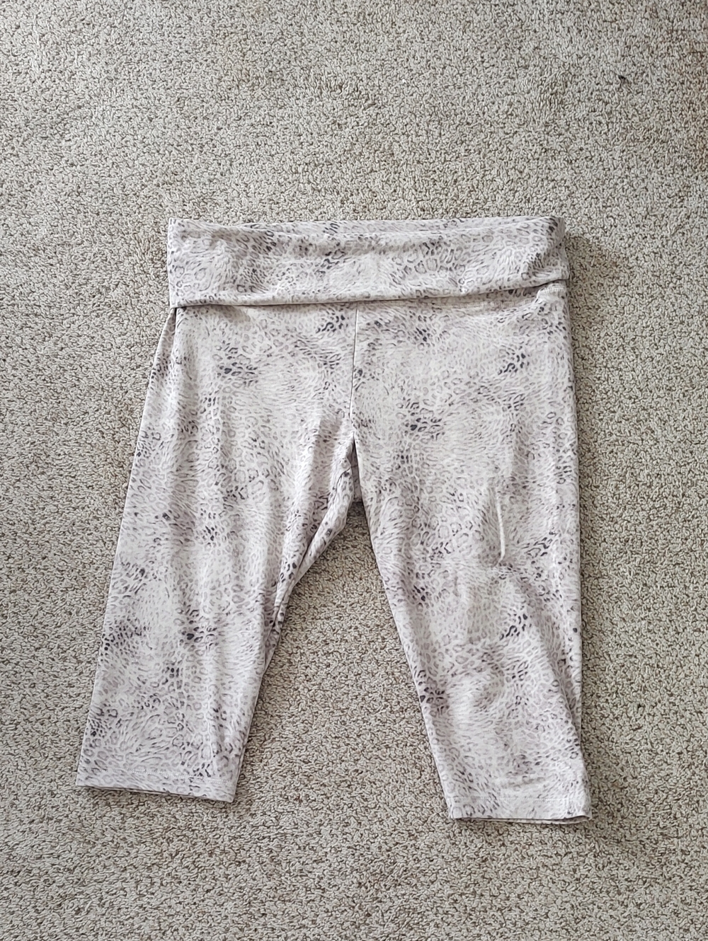 Women's PINK Victoria's Secret Beige Animal Print Capri Leggings